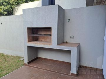 A ESTRENAR !! 4 amb. // SUITE// COCHERA //JARDIN *  A 6 CUADRAS DE MAIPU