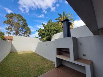 A ESTRENAR !! 4 amb. // SUITE// COCHERA //JARDIN *  A 6 CUADRAS DE MAIPU