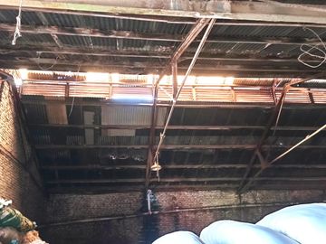 Galpón con Oficinas 384m2 Piso Hormigón Excelente Ubicación, Avellaneda.