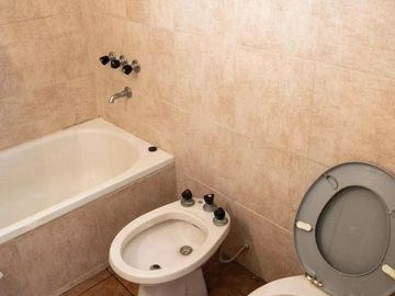 Departamento en venta - 2 Dormitorios 1 Baño - 70mts2 - Caballito