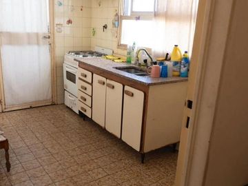 Departamento en venta - 2 Dormitorios 1 Baño - 70mts2 - Caballito