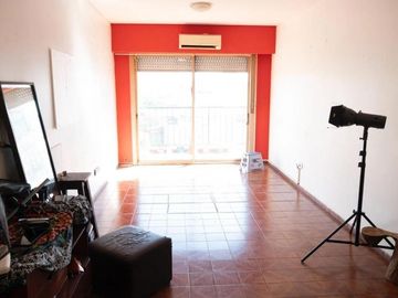 Departamento en venta - 2 Dormitorios 1 Baño - 70mts2 - Caballito