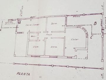 Casa a reciclar de 4 ambientes con parque a una cuadra de Av. Mitre - Berazategui