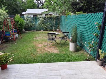 Duplex en venta - 2 dormitorios 2 baños - 1 cochera - 125 mts2 - City Bell