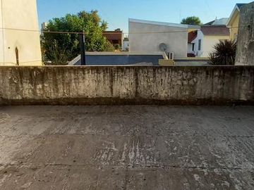Hermosa Casa 3 Amb con patio amplio, terraza balcon y garaje - Quilmes Centro