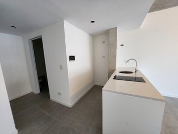 Venta departamento monoambiente con balcon en Vicente Lopez