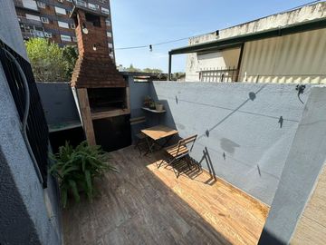 Venta de PH de 2 ambientes con patio en Olivos