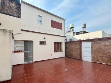 Casa de 4 dormitorios, parrillero, jardín, portón