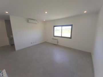 Venta de casa 4 dormitorios con pileta en San Eduardo - Pilar