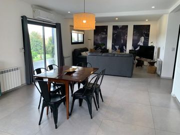 Venta de casa 4 dormitorios con pileta en San Eduardo - Pilar