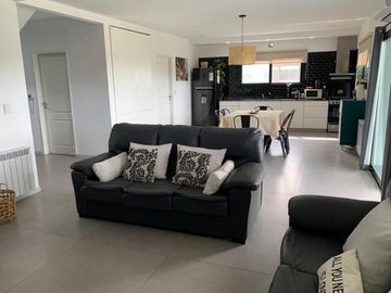 Venta de casa 4 dormitorios con pileta en San Eduardo - Pilar