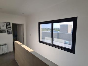 Venta de casa 4 dormitorios con pileta en San Eduardo - Pilar