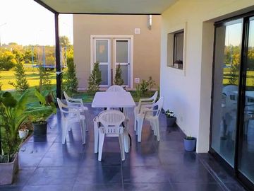Venta de casa 4 dormitorios con pileta en San Eduardo - Pilar