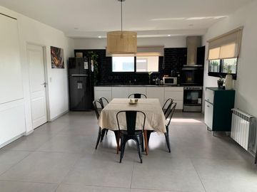 Venta de casa 4 dormitorios con pileta en San Eduardo - Pilar