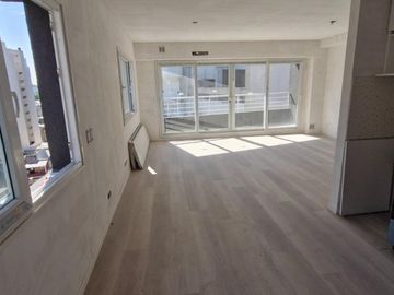Venta Departamento Ambiente - Palermo. Divisible, a pulmón. Balcón terraza