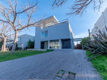 Casa con 3 dormitorios  en venta en  Los Lagos