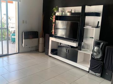 DUPLEX 4 AMB. CON PISCINA EN VENTA - CARAPACHAY