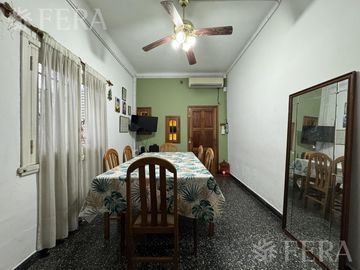 Venta Casa 3 ambientes con amplio jardín en Florencio Varela