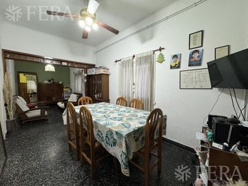 Venta Casa 3 ambientes con amplio jardín en Florencio Varela