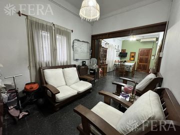 Venta Casa 3 ambientes con amplio jardín en Florencio Varela