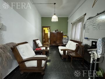 Venta Casa 3 ambientes con amplio jardín en Florencio Varela