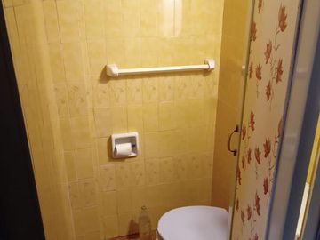 Venta Casa 4 Amb. en 2 Plantas en - Ramos Mejia -  Muy buen Estado, Exc. Ubicación