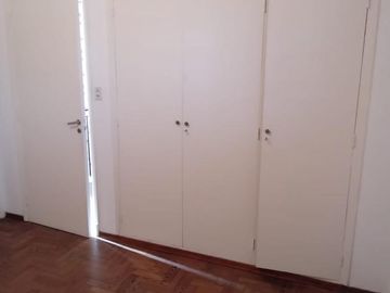 Venta Casa 4 Amb. en 2 Plantas en - Ramos Mejia -  Muy buen Estado, Exc. Ubicación