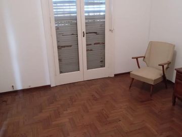 Venta Casa 4 Amb. en 2 Plantas en - Ramos Mejia -  Muy buen Estado, Exc. Ubicación