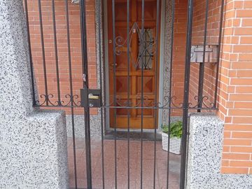 Venta Casa 4 Amb. en 2 Plantas en - Ramos Mejia -  Muy buen Estado, Exc. Ubicación