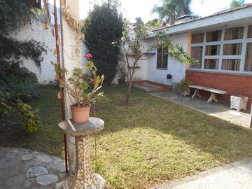Venta Casa 4 Amb. en 2 Plantas en - Ramos Mejia -  Muy buen Estado, Exc. Ubicación
