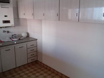 Venta Casa 4 Amb. en 2 Plantas en - Ramos Mejia -  Muy buen Estado, Exc. Ubicación