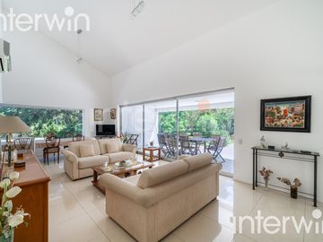 Casa - 4 ambientes con jardin - 2 Cocheras - Saint Thomas Sur - Canning- Esteban Echeverria - Venta