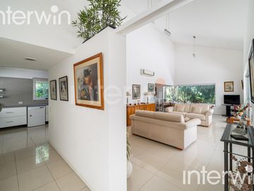 Casa - 4 ambientes con jardin - 2 Cocheras - Saint Thomas Sur - Canning- Esteban Echeverria - Venta