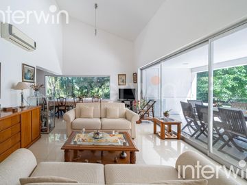 Casa - 4 ambientes con jardin - 2 Cocheras - Saint Thomas Sur - Canning- Esteban Echeverria - Venta