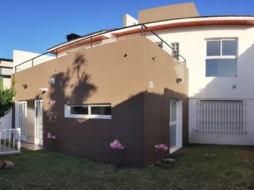 Chalet en barrio Constitucion