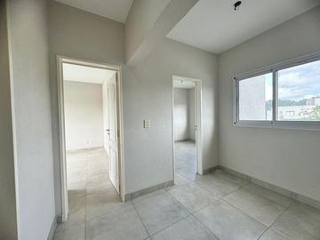 Casa en Oportunidad a la laguna con gran espejo de agua en Canton Norte