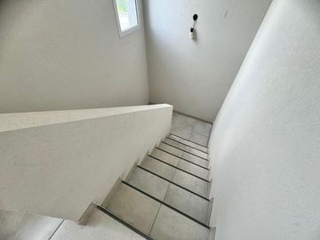 Casa en Oportunidad a la laguna con gran espejo de agua en Canton Norte