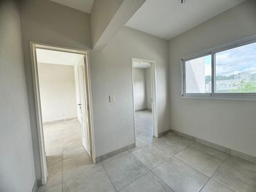 Casa en Oportunidad a la laguna con gran espejo de agua en Canton Norte
