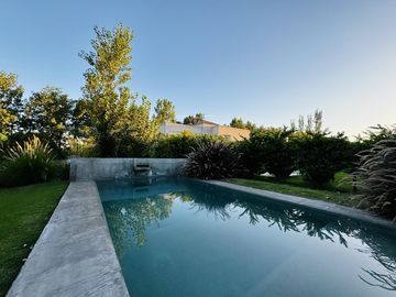 Casa en  venta 3 dormitorios en Los Pasos barrio de Jockey Club
