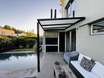 Casa en  venta 3 dormitorios en Los Pasos barrio de Jockey Club