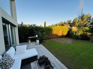 Casa en  venta 3 dormitorios en Los Pasos barrio de Jockey Club