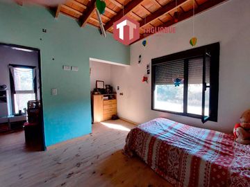 Amplia Casa en Solares