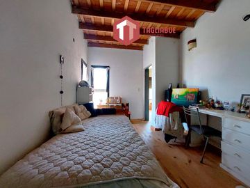 Amplia Casa en Solares