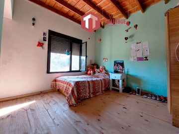 Amplia Casa en Solares