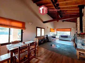 Amplia Casa en Solares