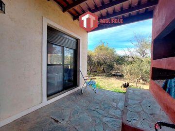 Amplia Casa en Solares