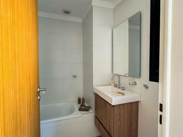 Departamento de dos ambientes con cochera,  en venta- Ituzaingó Sur