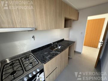 Departamento de dos ambientes con cochera,  en venta- Ituzaingó Sur