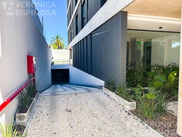Departamento de dos ambientes con cochera,  en venta- Ituzaingó Sur