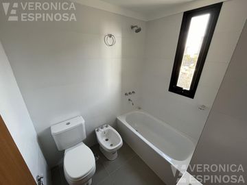 Departamento de dos ambientes con cochera,  en venta- Ituzaingó Sur